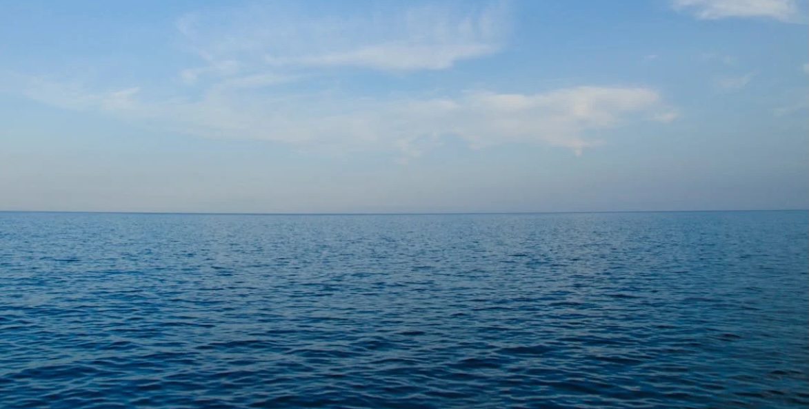 First-time charter FAQ: costs, tipping etiquette, packing smart, and privacy expectations