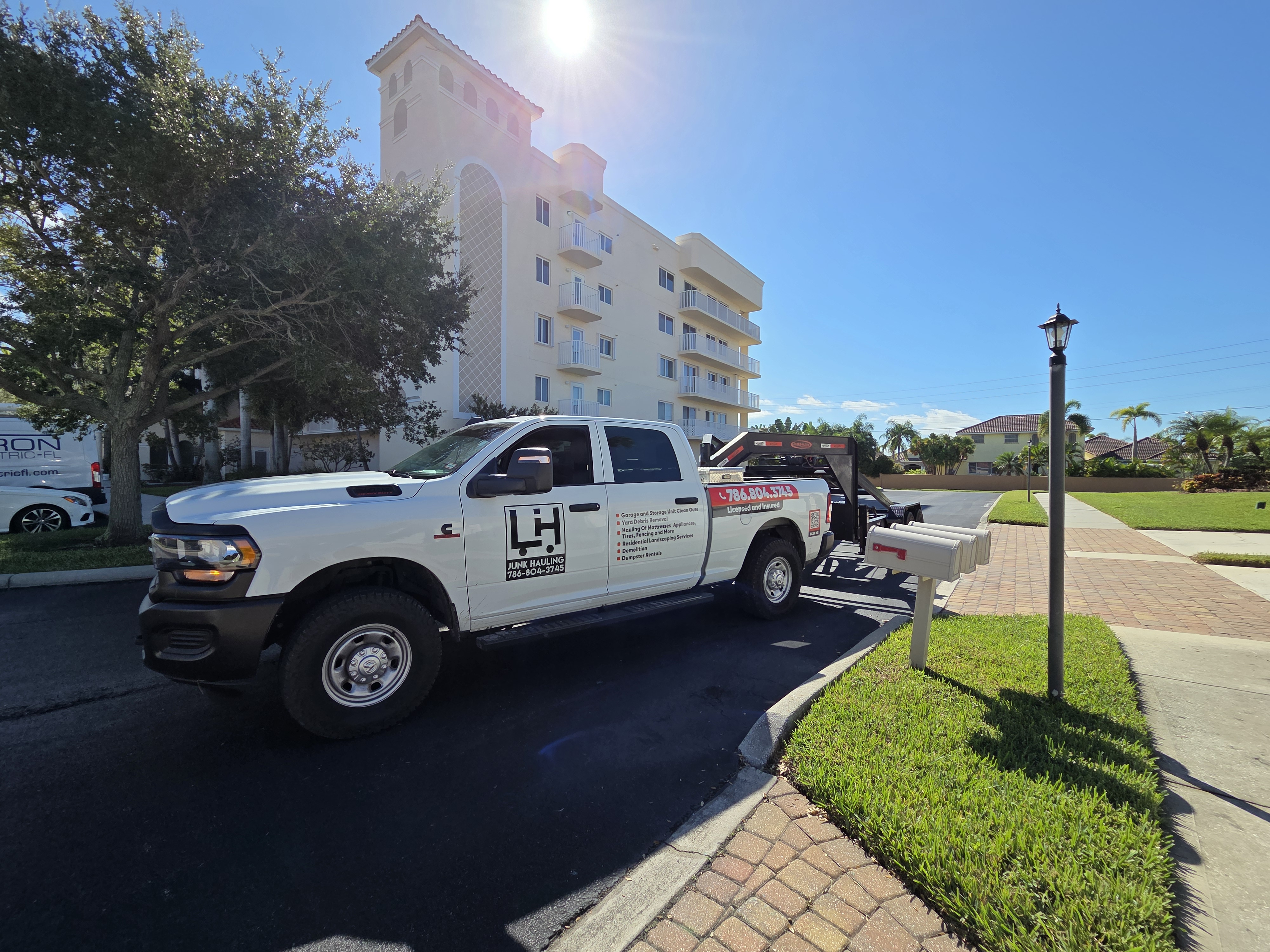 HOA-friendly junk removal: how we navigate Melbourne condo rules, elevators, and parking without headaches